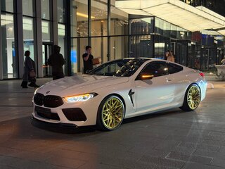 2019 BMW M8 I (F91/F92/F93), белый, 9100000 рублей, вид 1