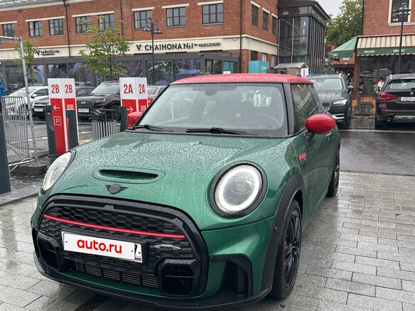 2021 Mini Hatch JCW III (F55/F56) Рестайлинг 2, зелёный - вид 1