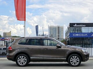 2014 Volkswagen Touareg II, коричневый, 1690000 рублей, вид 4