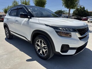 2022 Kia KX3, белый, 1850000 рублей, вид 2