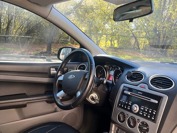 2009 Ford Focus II Рестайлинг, фиолетовый - вид 10