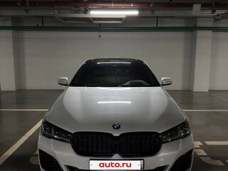 2022 BMW 5 серии 530i xDrive VII (G30/G31/G38) Рестайлинг, белый, 4770000 рублей, вид 4