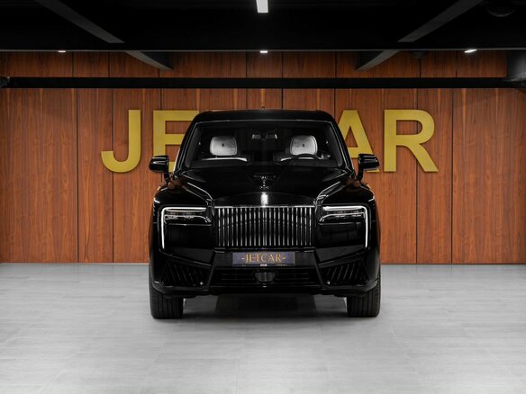 2026 Rolls-Royce Cullinan Black Badge I Рестайлинг (Series II), чёрный, 70000000 рублей - вид 4