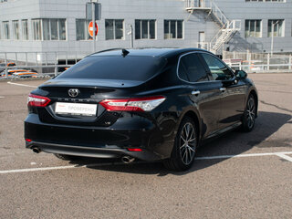 2021 Toyota Camry VIII (XV70) Рестайлинг, чёрный, 3699000 рублей, вид 5