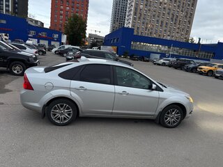 2010 Ford Focus II Рестайлинг, серебристый, 495000 рублей, вид 4