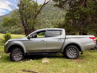 2015 Mitsubishi L200 V, серый, 2350000 рублей, вид 5