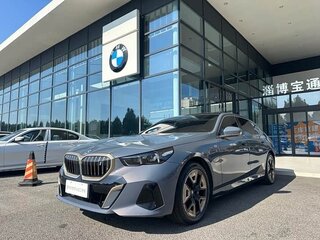 2026 BMW i5 Long eDrive35L, голубой, 6333666 рублей, вид 2