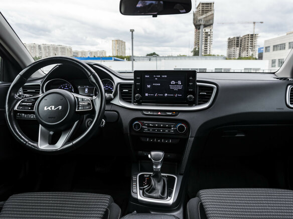 2022 Kia Ceed III Рестайлинг, серый - вид 11