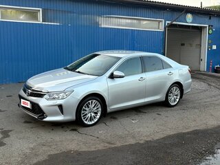 2014 Toyota Camry VII (XV50), серебристый, 2050000 рублей, вид 1