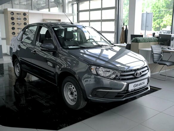 2026 Lada (ВАЗ) Granta I Рестайлинг, серый, 982000 рублей - вид 2