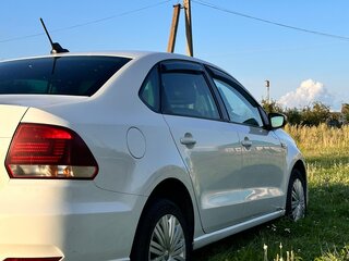 2018 Volkswagen Polo V Рестайлинг, белый, 950000 рублей, вид 3