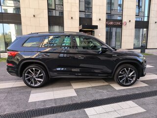2022 Skoda Kodiaq I Рестайлинг, чёрный, 3950000 рублей, вид 4