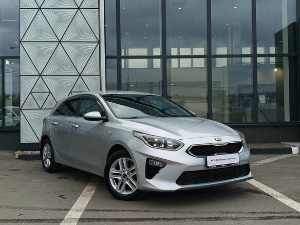 2018 Kia Ceed III, серебристый, 1589000 рублей - вид 2