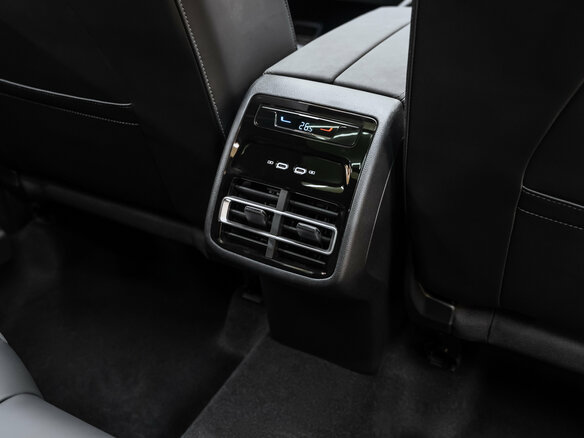 2026 Volkswagen Tiguan L Pro III (China Market), чёрный, 5250000 рублей - вид 17