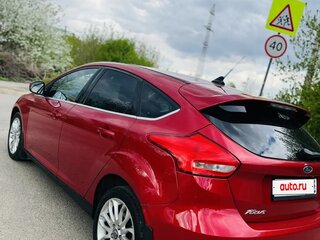 2017 Ford Focus III Рестайлинг, красный, 995000 рублей, вид 3