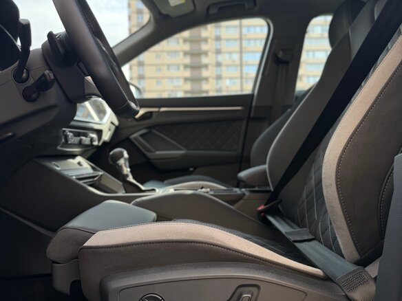 2026 Audi Q3 35 TFSI II (F3), серый, 3800000 рублей - вид 6