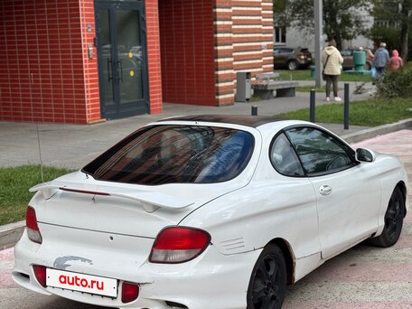 2001 Hyundai Tiburon I (RD) Рестайлинг, белый, 140000 рублей, вид 4
