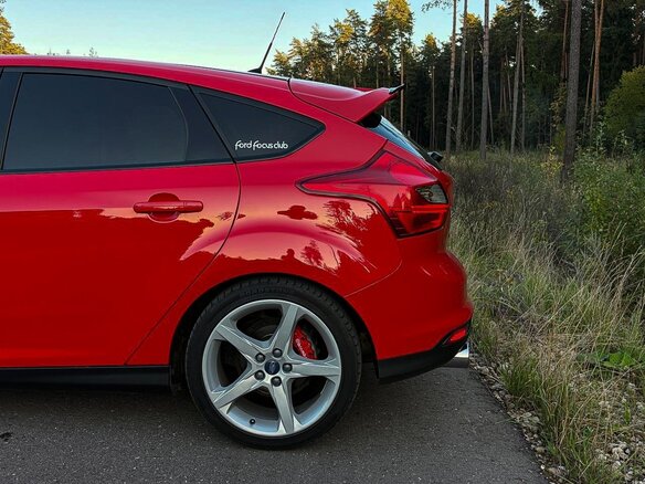 2013 Ford Focus III, красный, 975000 рублей - вид 24