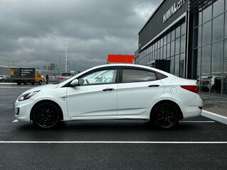 2014 Hyundai Solaris I, белый, 810000 рублей, вид 4
