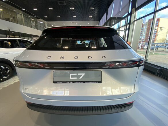 2026 Omoda C7, серебристый - вид 4