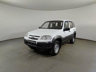 2015 Chevrolet Niva I Рестайлинг, белый, 675000 рублей, вид 1