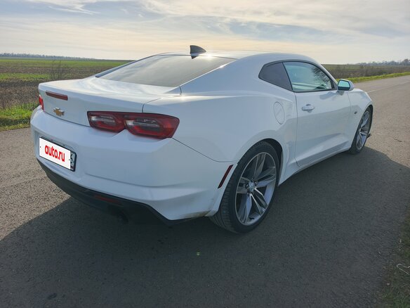 2019 Chevrolet Camaro VI Рестайлинг, белый, 1950000 рублей - вид 4