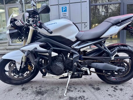 2013 Triumph Street Triple, белый, 550000 рублей, вид 4