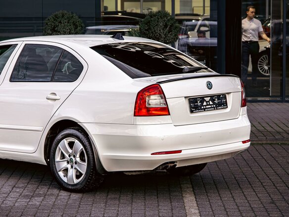 2012 Skoda Octavia II (A5) Рестайлинг, белый, 895000 рублей - вид 9