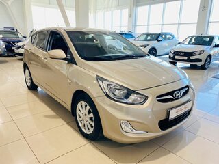 2011 Hyundai Solaris I, бежевый, 943000 рублей, вид 3