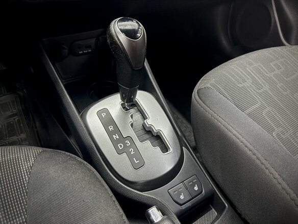 2012 Kia Rio 4-speed III, серебристый, 750000 рублей - вид 28