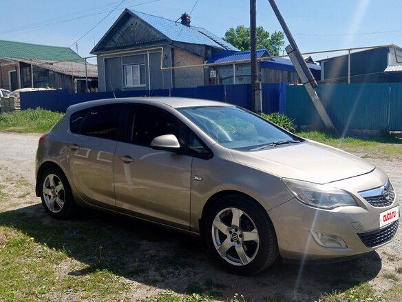 2011 Opel Astra J, бежевый, 480000 рублей - вид 1