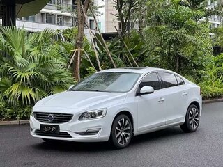 2018 Volvo S60 II Рестайлинг, белый, 1430000 рублей, вид 1