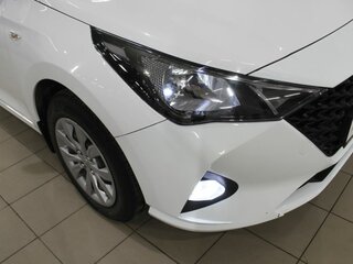 2021 Hyundai Solaris II Рестайлинг, белый, 1700000 рублей, вид 4