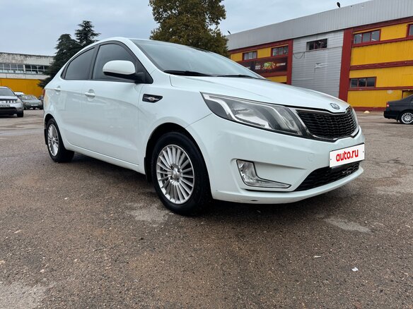 2011 Kia Rio III, белый, 775000 рублей - вид 5
