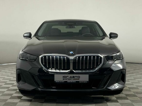 2023 BMW 5 серии 520i VIII (G60/G61/G68), серый, 5849000 рублей - вид 1