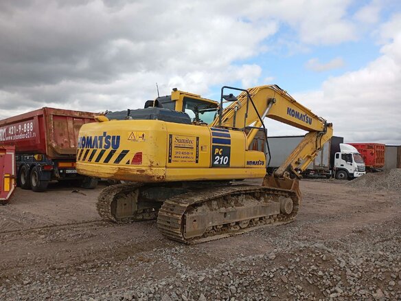 2022 Komatsu PC210, золотистый - вид 2
