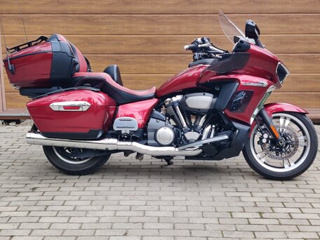 2017 Yamaha Star Venture, красный, 1890000 рублей, вид 1