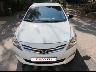 2015 Hyundai Solaris I Рестайлинг, белый, 750000 рублей, вид 2