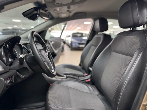 2013 Opel Astra J Рестайлинг, бежевый, 595000 рублей - вид 6