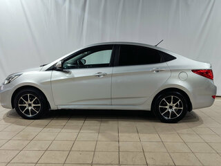 2011 Hyundai Solaris I, серебристый, 650000 рублей, вид 3