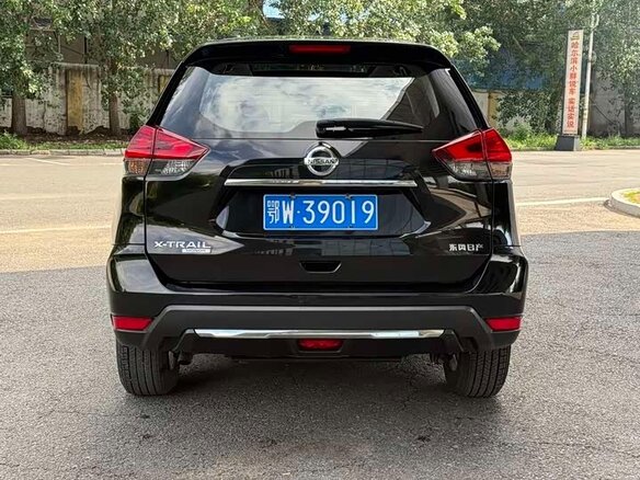 2023 Nissan X-Trail III Рестайлинг, чёрный - вид 4