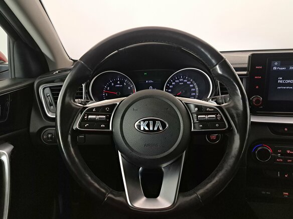 2020 Kia Ceed III, красный, 1850000 рублей - вид 12