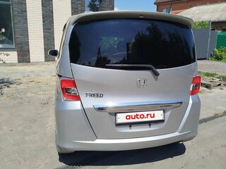 2014 Honda Freed I Рестайлинг 2, серебристый, 1195000 рублей, вид 4
