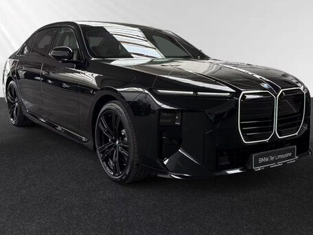 2026 BMW 7 серии 740 xDrive VII (G70) Рестайлинг, чёрный, 15100000 рублей, вид 1