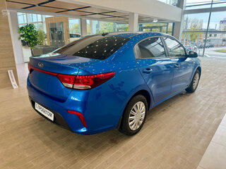 2019 Kia Rio IV, серебристый, 1149990 рублей, вид 5