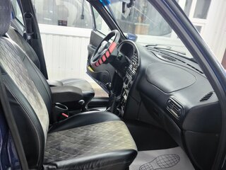 2018 Chevrolet Niva I Рестайлинг, синий, 670000 рублей, вид 4