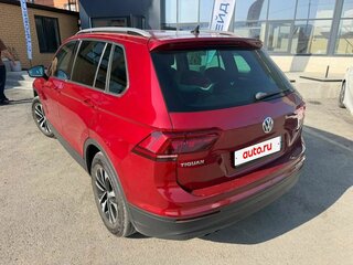 2019 Volkswagen Tiguan II, красный, 2255000 рублей, вид 3