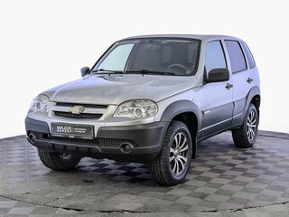 2017 Chevrolet Niva I Рестайлинг, серебристый, 745000 рублей, вид 1