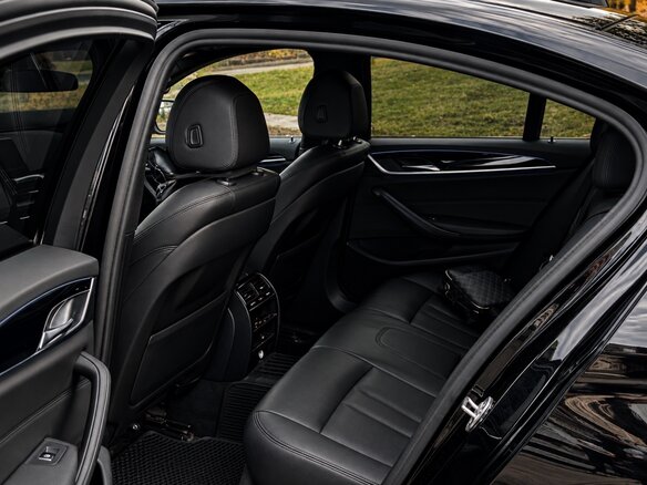 2019 BMW 5 серии 520d xDrive VII (G30/G31/G38), чёрный, 2300000 рублей - вид 12