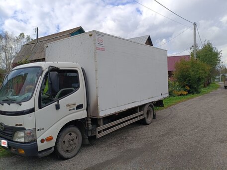 2011 Hino Series 300 (Dutro), белый, 1550000 рублей, вид 4